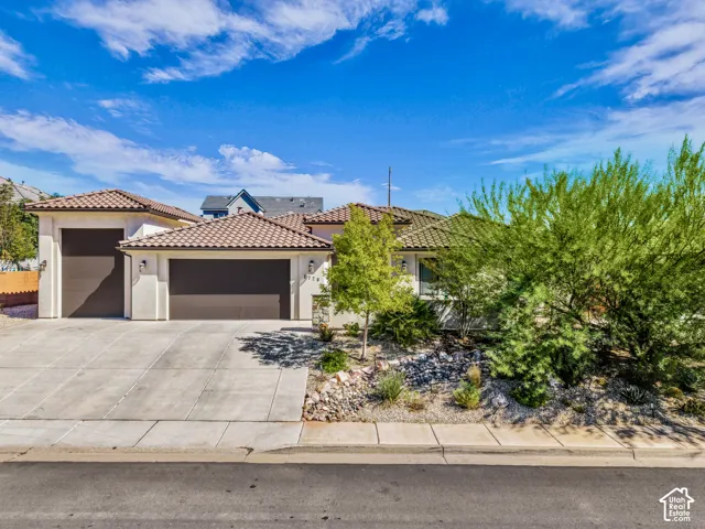 1720 Lava Cove Dr, Santa Clara, Utah 84765