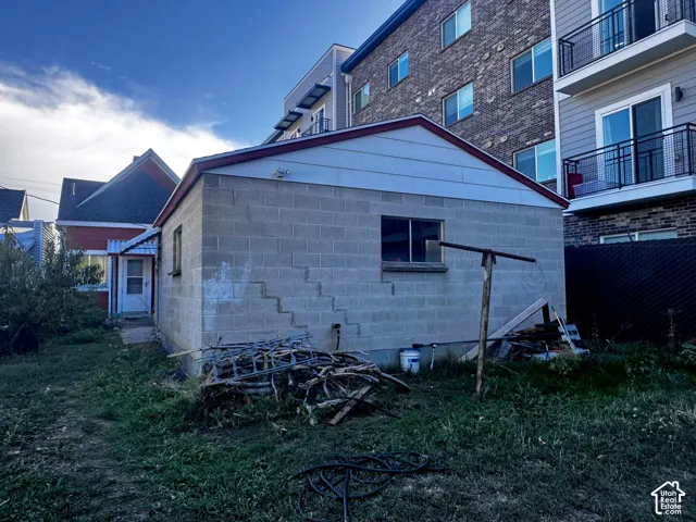 Back of garage / shop