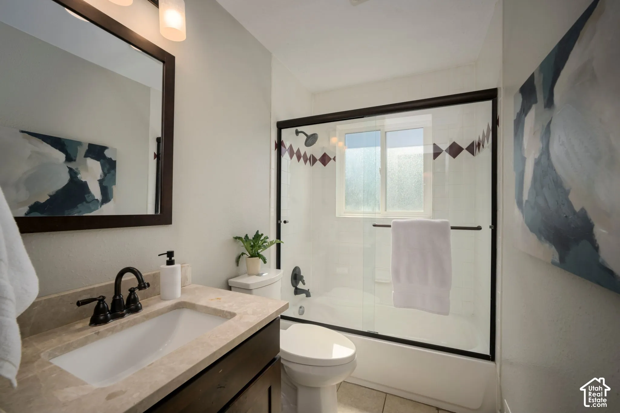Second main floor bathroom