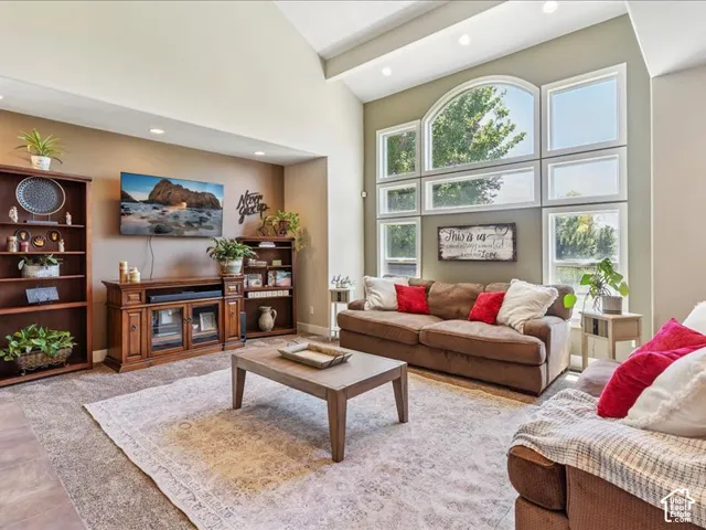 Vaulted ceiling with recessed lighting