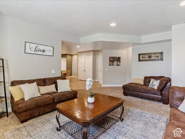 Tray ceiling with recessed lighting