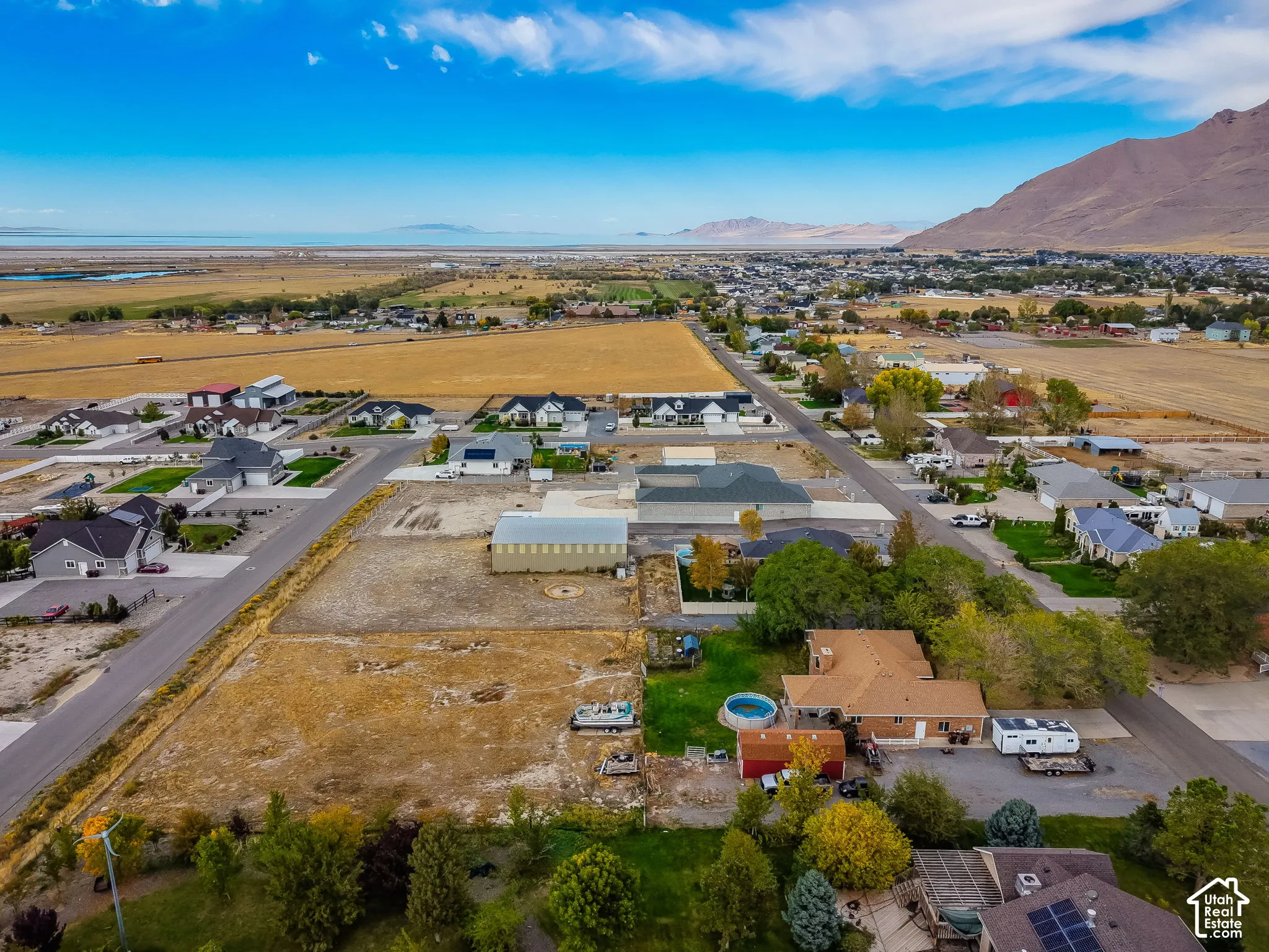 Expansive land parcel.