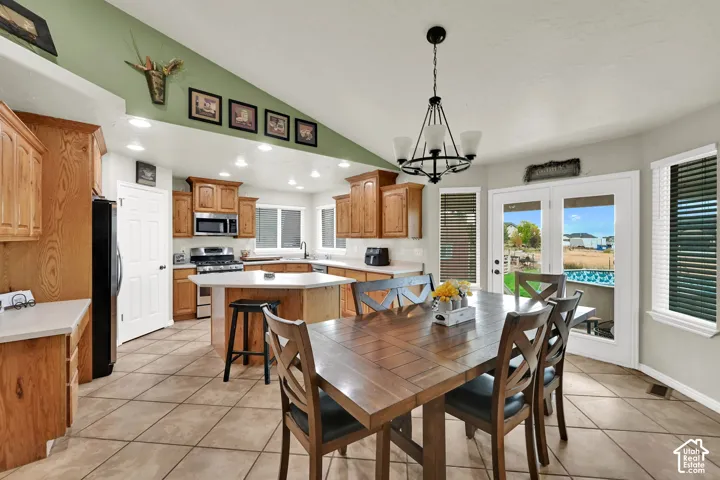 7283 N Adobe Ln, Lake Point, Utah 84074