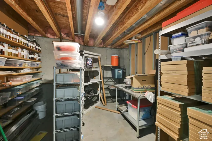 7283 N Adobe Ln, Lake Point, Utah 84074