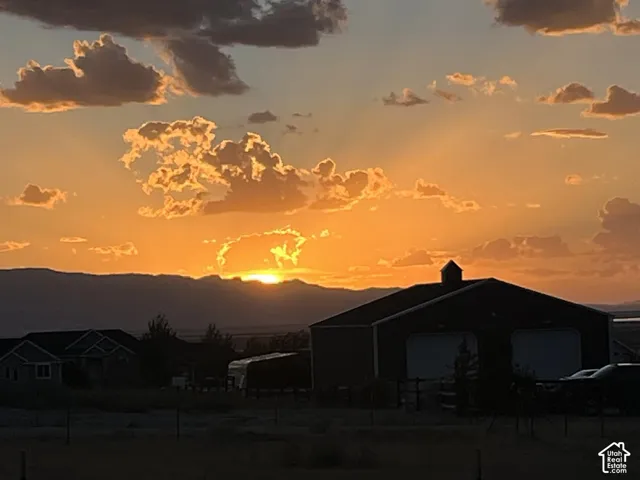 Homeowner captures nightly sunset.