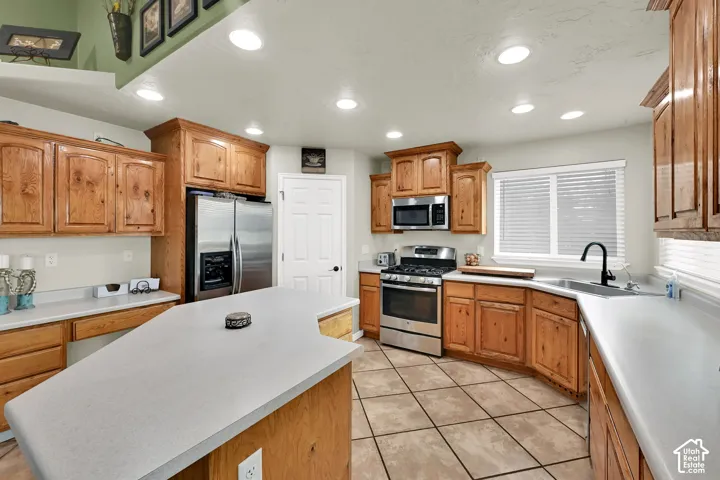 7283 N Adobe Ln, Lake Point, Utah 84074