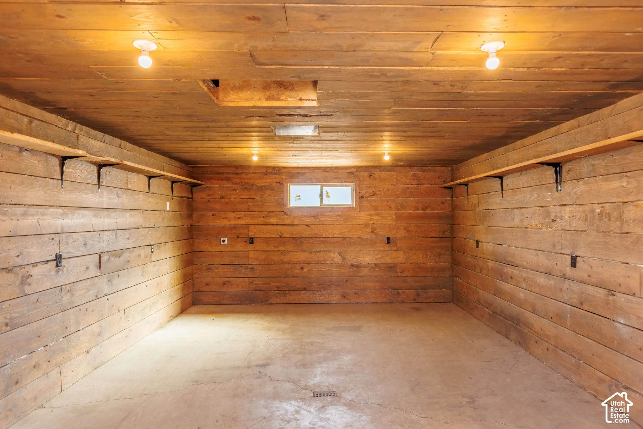 Tack Room/Workshop