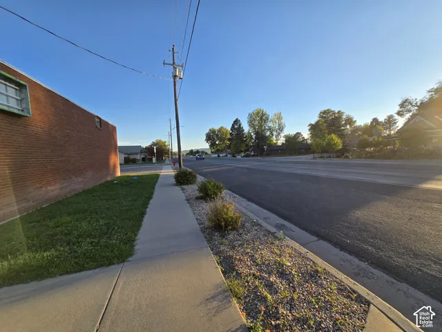 Brick exterior building with fixed windows