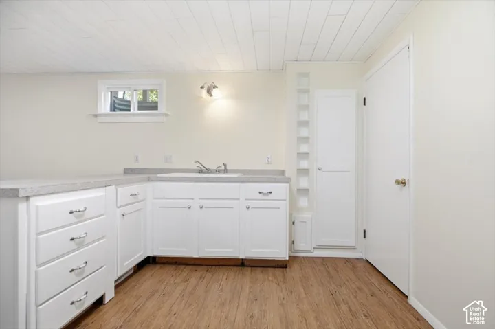 Kitchenette in Basement. Perfect for entertaining