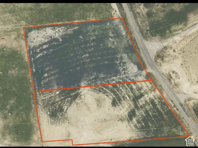 Aerial Map. Outlining the boundaries of the property and its surrounding environment