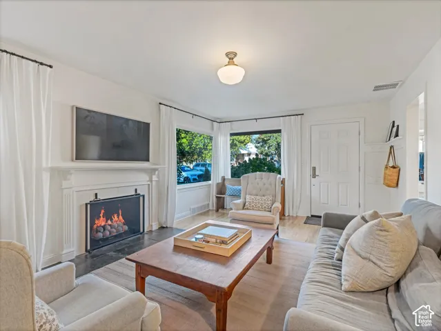 2938 S Hudson Cir, Salt Lake City, Utah 84106