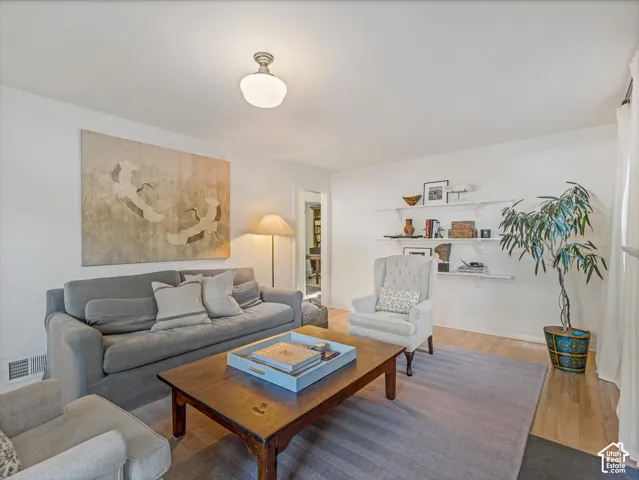 2938 S Hudson Cir, Salt Lake City, Utah 84106