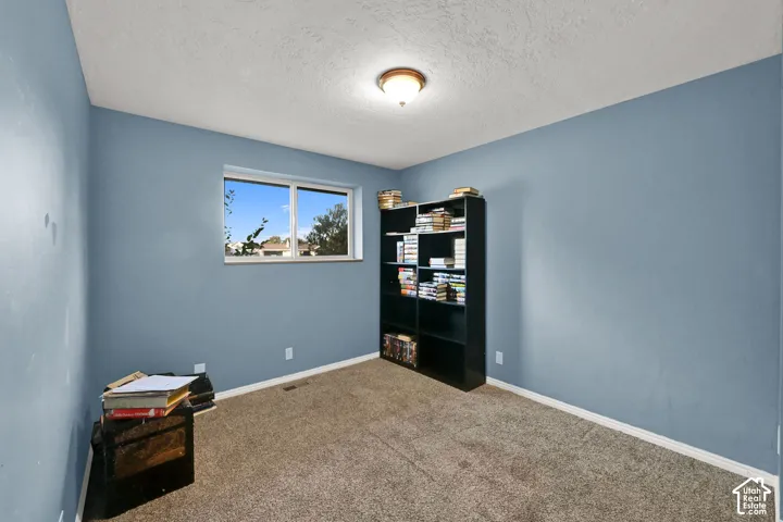 2261 W Ledgewood Dr, Taylorsville, Utah 84129
