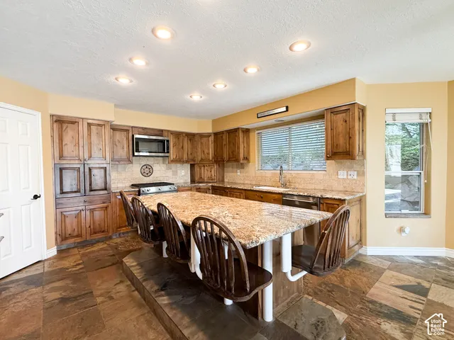 690 Liston Cir, Kaysville, Utah 84037