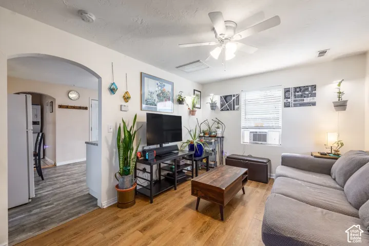 1073 S Navajo St, Salt Lake City, Utah 84104