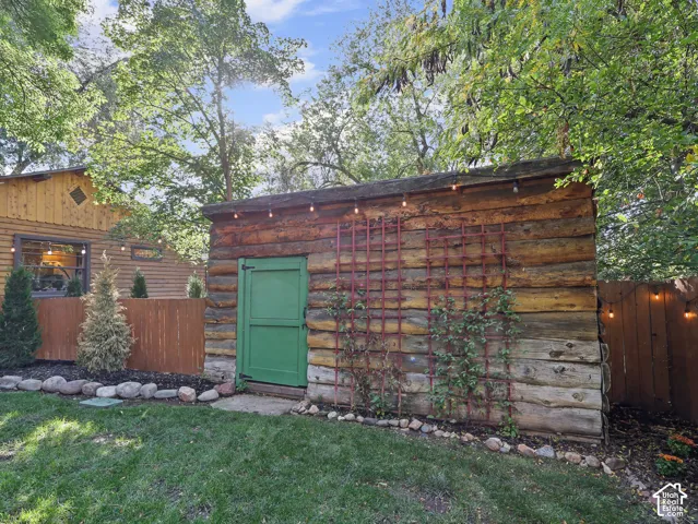 2275 E 6200 S, Holladay, Utah 84121