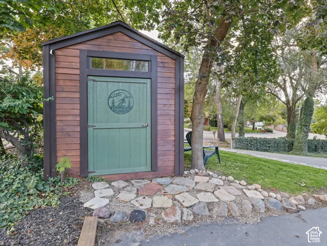 2275 E 6200 S, Holladay, Utah 84121