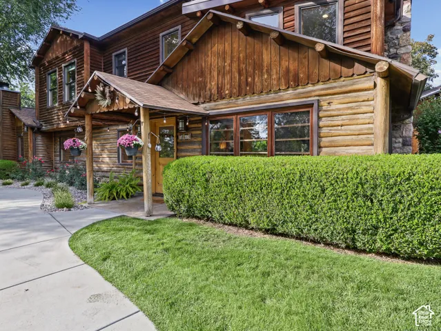 2275 E 6200 S, Holladay, Utah 84121