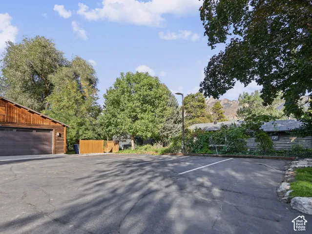 2275 E 6200 S, Holladay, Utah 84121