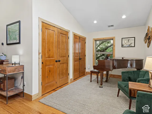 2275 E 6200 S, Holladay, Utah 84121
