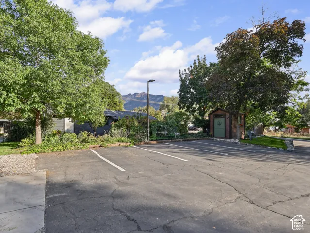 2275 E 6200 S, Holladay, Utah 84121