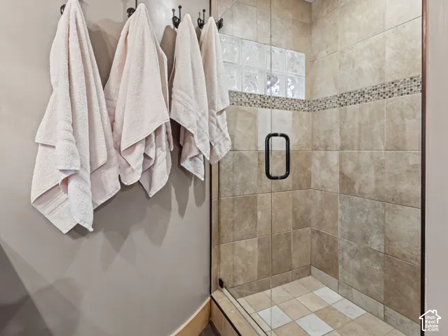 2275 E 6200 S, Holladay, Utah 84121