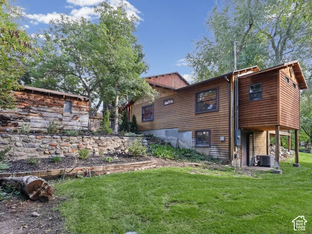 2275 E 6200 S, Holladay, Utah 84121