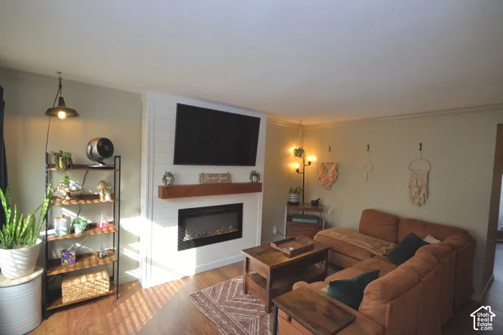 Wood-finish flooring throughout