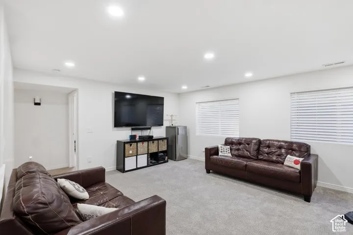 Recessed lighting, wall-mounted display, and horizontal blinds
