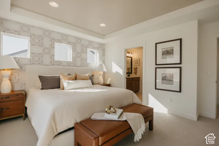 Tray ceiling with recessed lighting