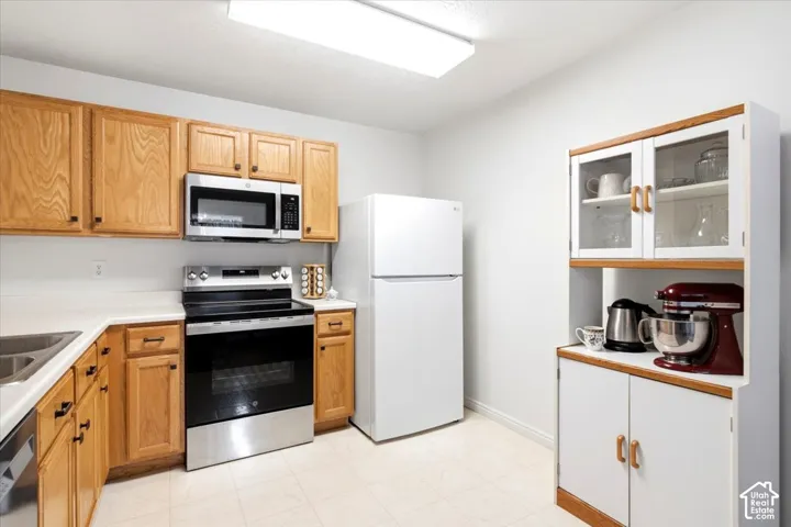 2022 N 2225 W, Clinton, Utah 84015