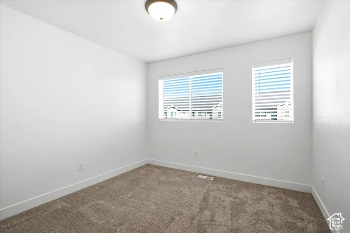 Neutral wall finishes