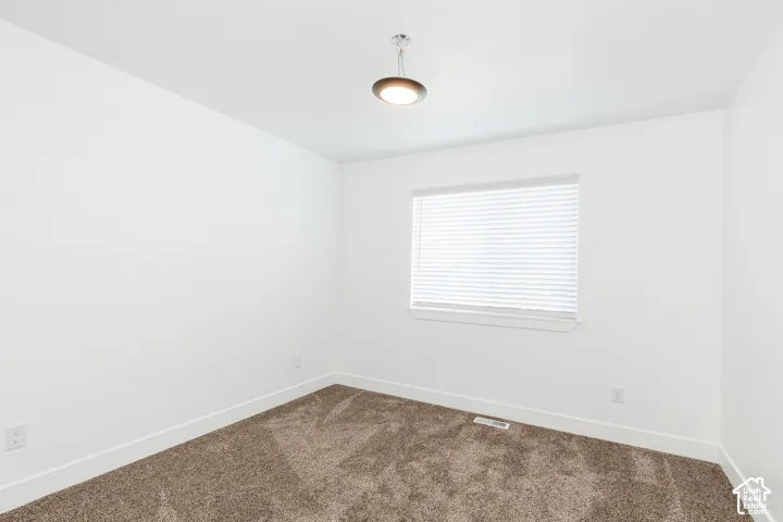 Neutral wall finishes