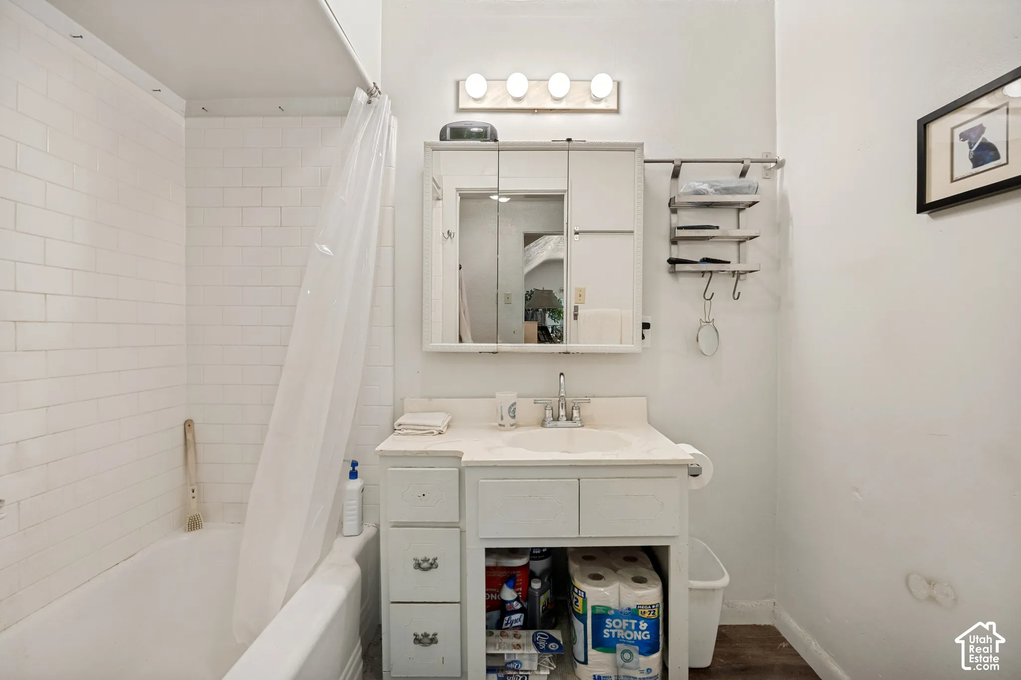 Unit 4 (1 Bedroom)