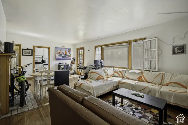Unit 1 (1 Bedroom)