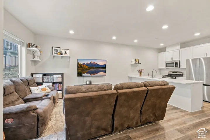 6914 S Static Peak Dr #249, West Jordan, Utah 84081