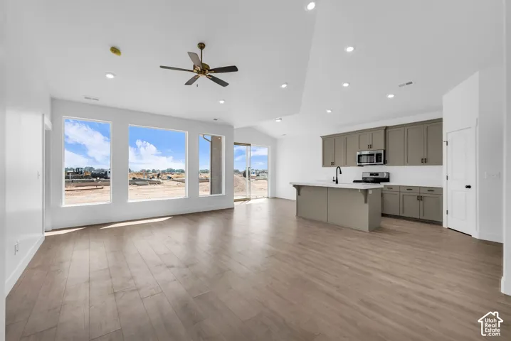 Kitchen & Living room