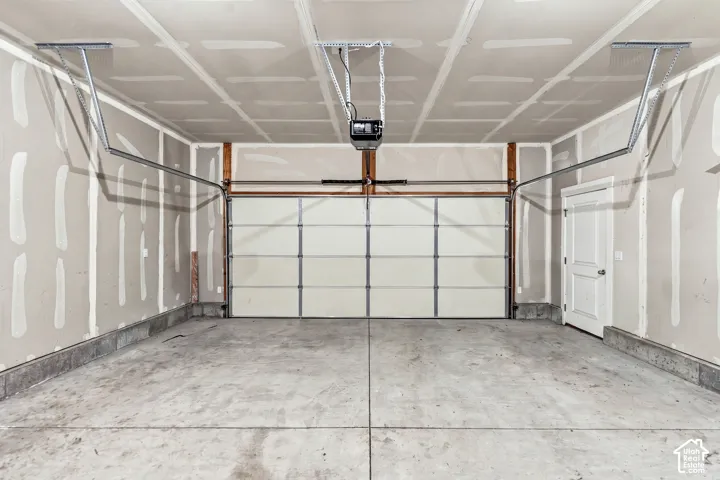 2-Car Garage