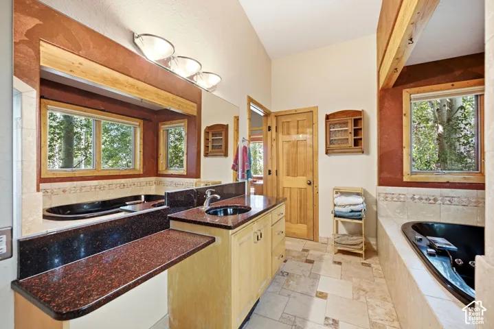 Primary en-suite