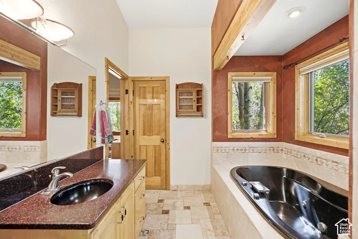 Primary en-suite