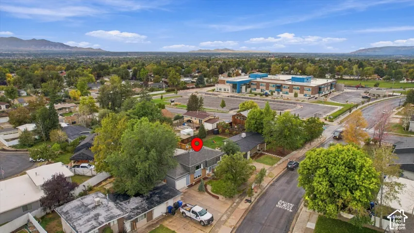Walking distance to Peruvian Park Elementry school