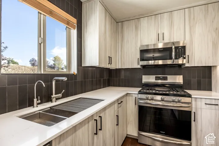 5705 N Narrow Leaf Ct, Summit Park, Utah 84098