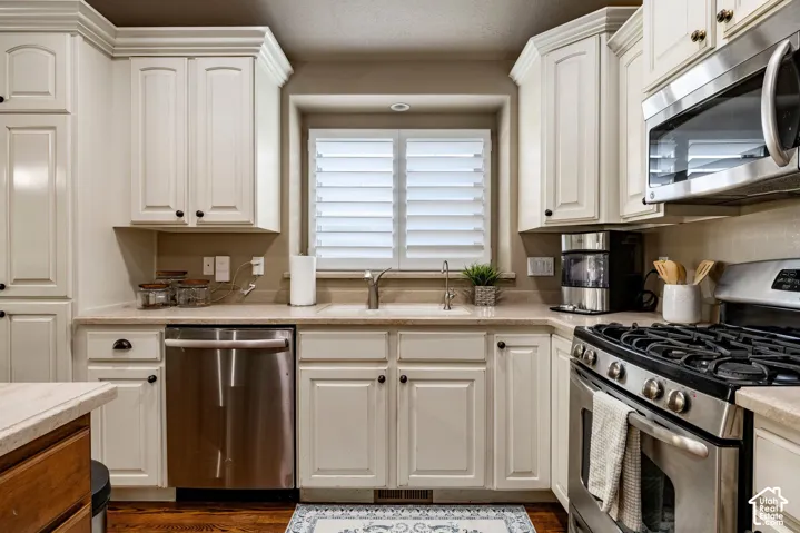 1648 S 2065 W, Woods Cross, Utah 84087