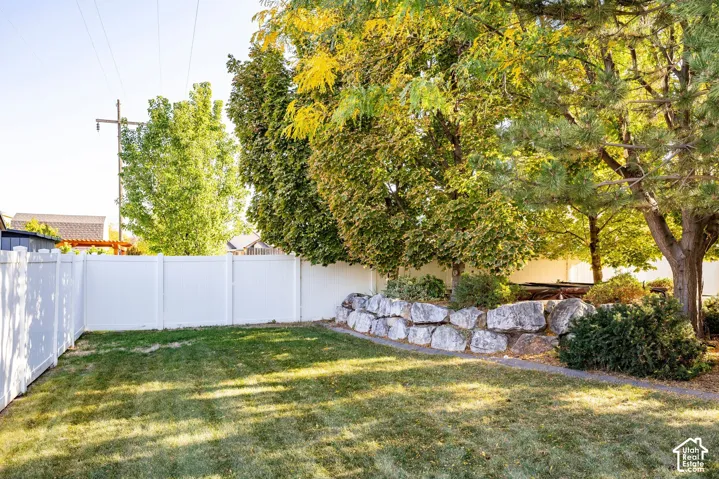 1648 S 2065 W, Woods Cross, Utah 84087