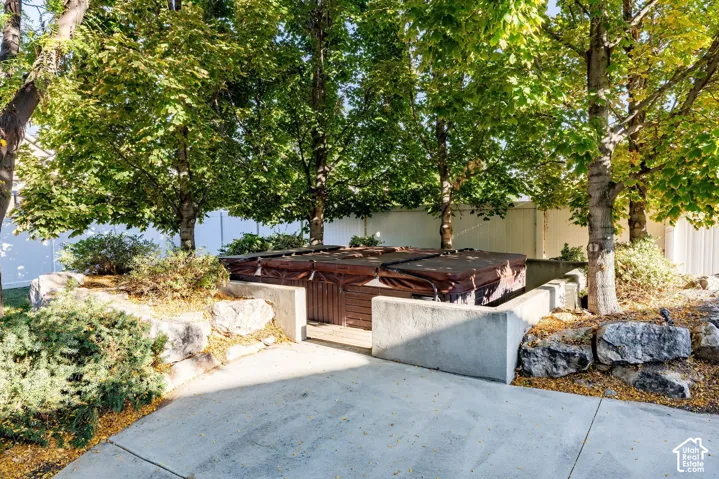 1648 S 2065 W, Woods Cross, Utah 84087