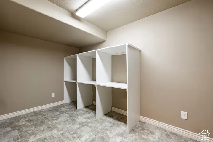 1648 S 2065 W, Woods Cross, Utah 84087