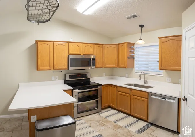 933 E 1040 S, Springville, Utah 84663