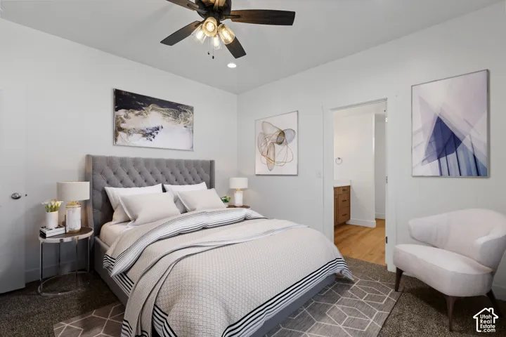 Ceiling fan with integrated lighting