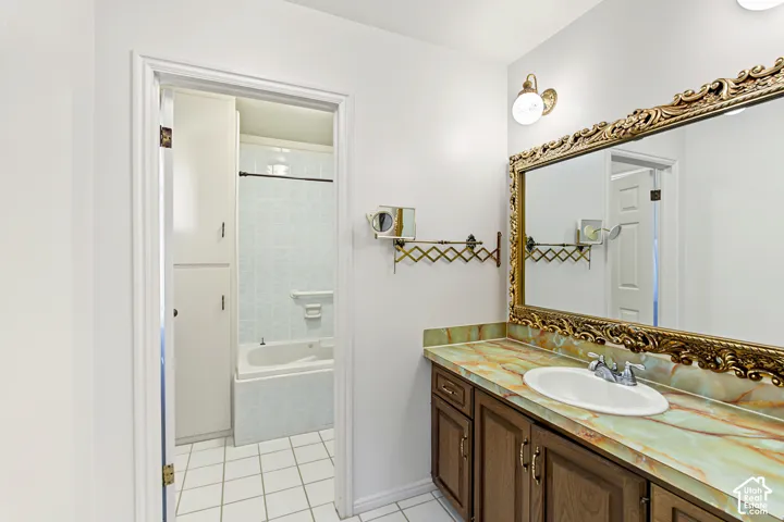 Owner bath -