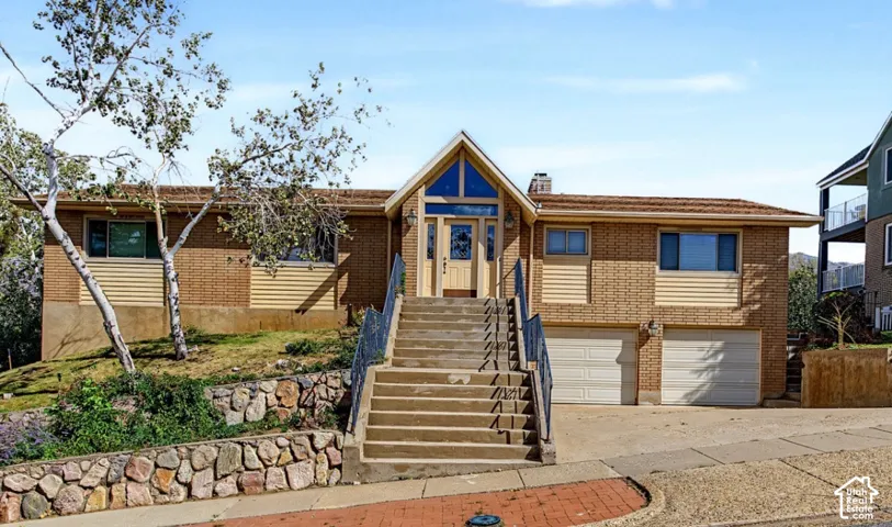 Brick exterior with contrasting horizontal siding